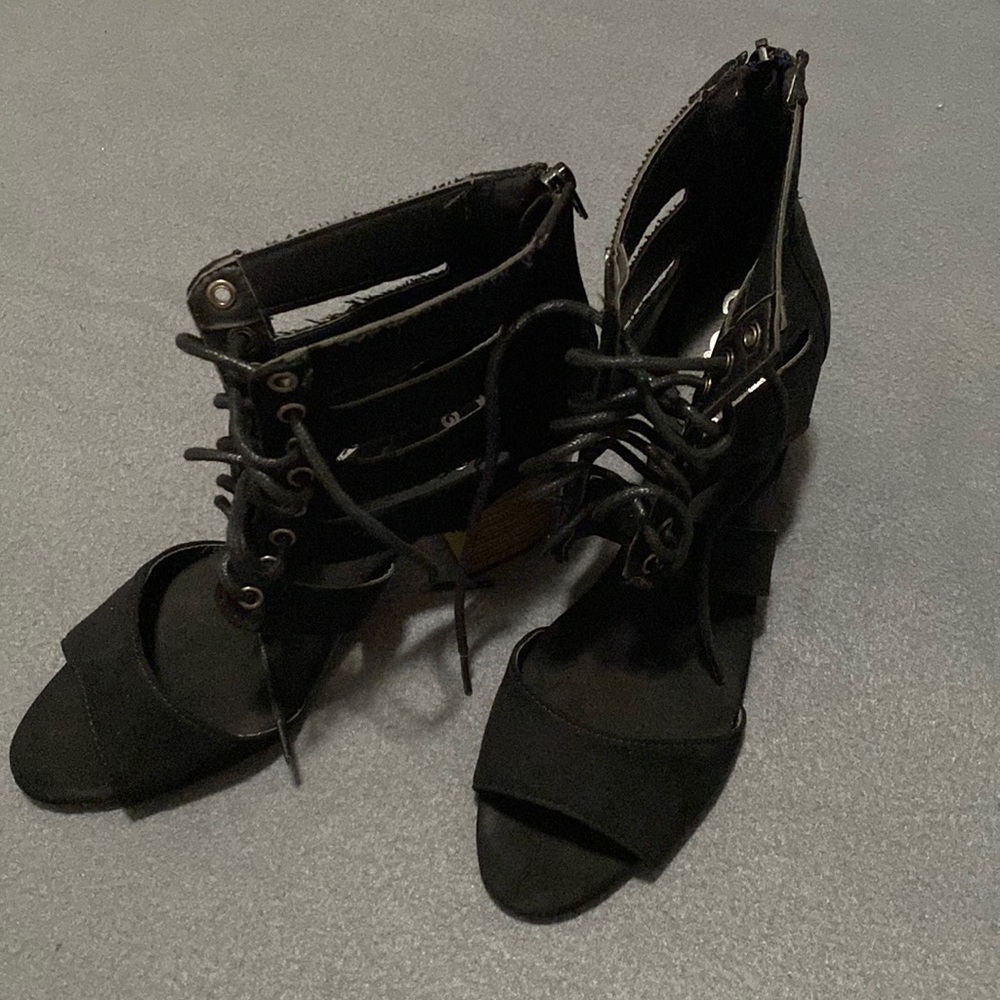 Black Sandal perfect for night out!